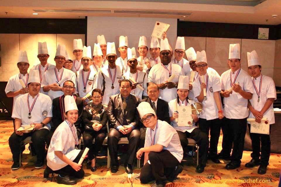 Students in professional kitchen — Dual Diploma