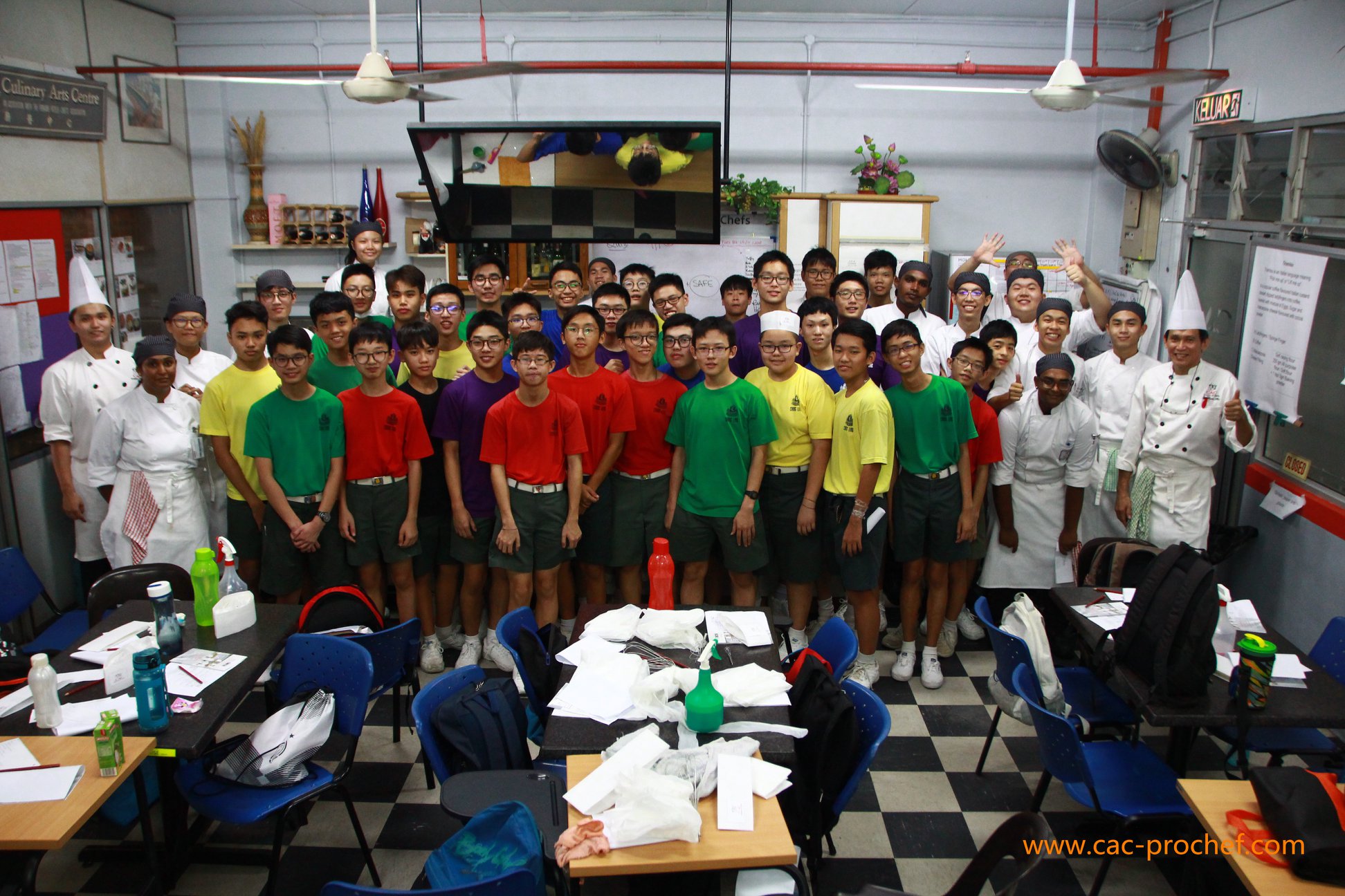 Students in the professional training kitchen